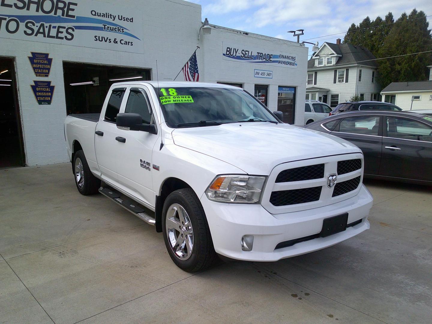 2018 Bright White /Greystone RAM 1500 Express Quad Cab (1C6RR7FT7JS) with an 5.7L V8 OHV 16V engine, 8 Automatic transmission, located at 827 W 26th Street, Erie, PA, 16508, (814) 455-3401, 42.105431, -80.090942 - Thanks for looking at our low mileage one owner accident and rust-free new arrival. This truck is in almost like new condition with lots of options including the 5.7 V-8 HEMI. four-wheel drive, back up camera, 20" chrome wheels and lots more. A full service was just completed in our service departme - Photo#0