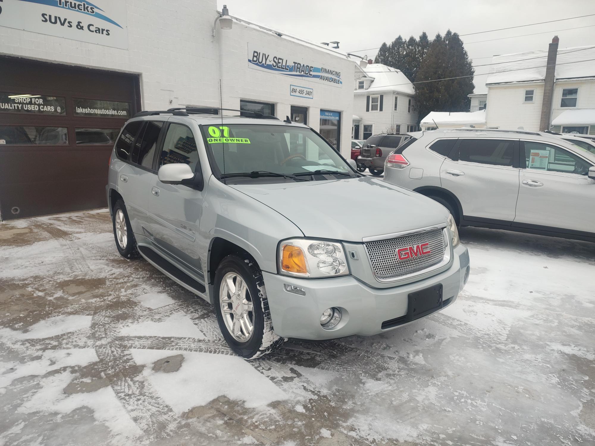 photo of 2007 GMC Envoy Denali 4WD