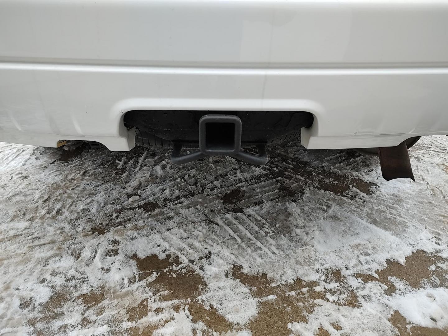 2008 Summit White /Graphite Chevrolet TrailBlazer LT 4WD (1GNDT13S882) with an 4.2L L6 DOHC 24V engine, 4-Speed Automatic Overdrive transmission, located at 827 W 26th Street, Erie, PA, 16508, (814) 455-3401, 42.105431, -80.090942 - Thanks for looking at our like new low mileage two owner new Subaru trade. This is the LT model with lots of options including a power sunroof, power drivers seat, four-wheel drive, trailer tow package and lots more. A full service was just completed in our service department with new PA state and e - Photo#25