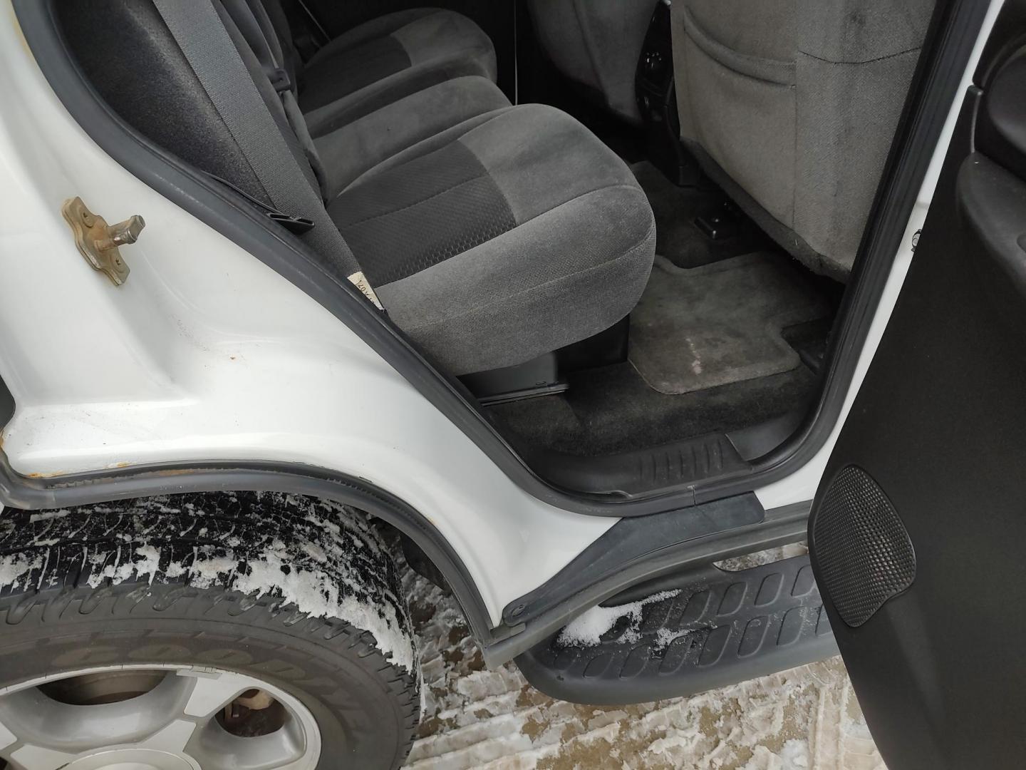 2008 Summit White /Graphite Chevrolet TrailBlazer LT 4WD (1GNDT13S882) with an 4.2L L6 DOHC 24V engine, 4-Speed Automatic Overdrive transmission, located at 827 W 26th Street, Erie, PA, 16508, (814) 455-3401, 42.105431, -80.090942 - Thanks for looking at our like new low mileage two owner new Subaru trade. This is the LT model with lots of options including a power sunroof, power drivers seat, four-wheel drive, trailer tow package and lots more. A full service was just completed in our service department with new PA state and e - Photo#28